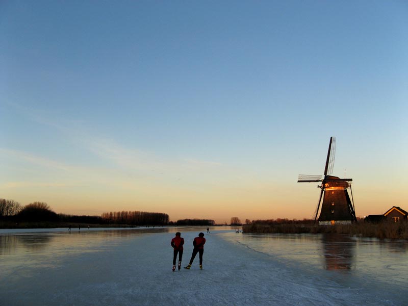 06-13-iceskatinginholland2